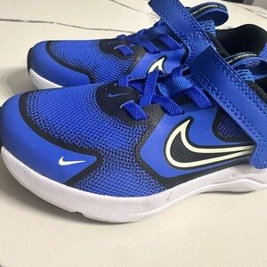 Nike Kids Blue and Black Sneakers